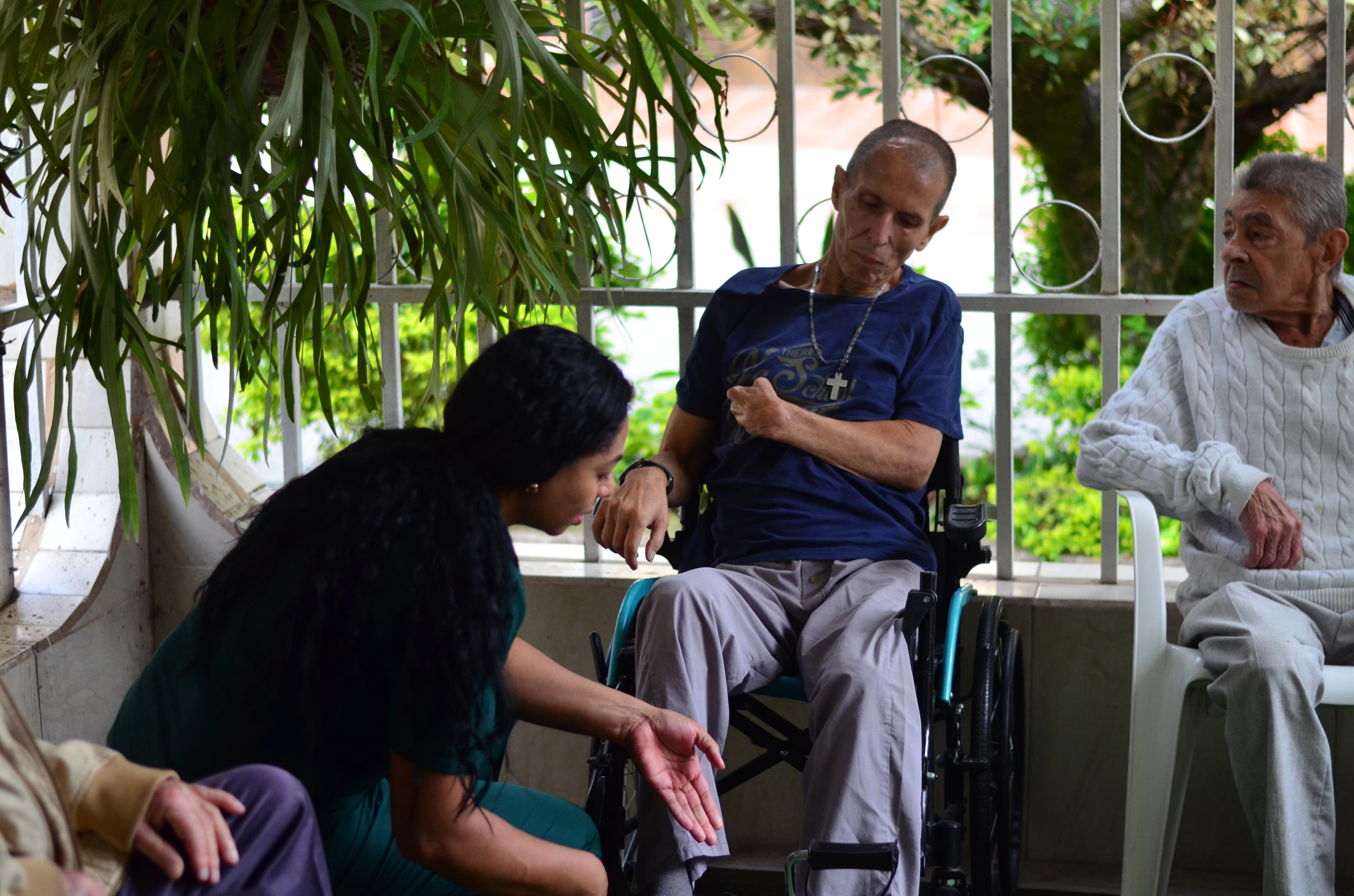 Fundación del hogar geriátrico Jóvenes del Ayer en Medellín